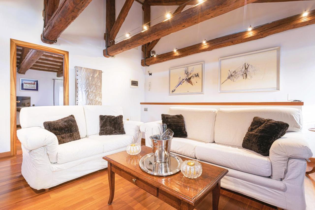 Апартаменты San Marco Luxury Loft With Terrace Венеция Экстерьер фото