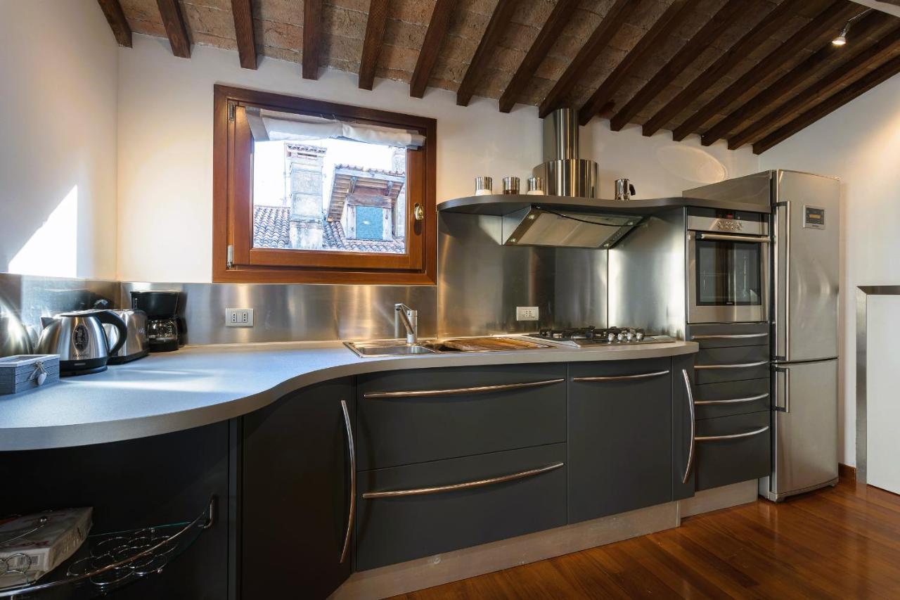 Апартаменты San Marco Luxury Loft With Terrace Венеция Экстерьер фото