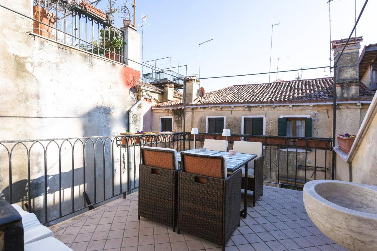 Апартаменты San Marco Luxury Loft With Terrace Венеция Экстерьер фото